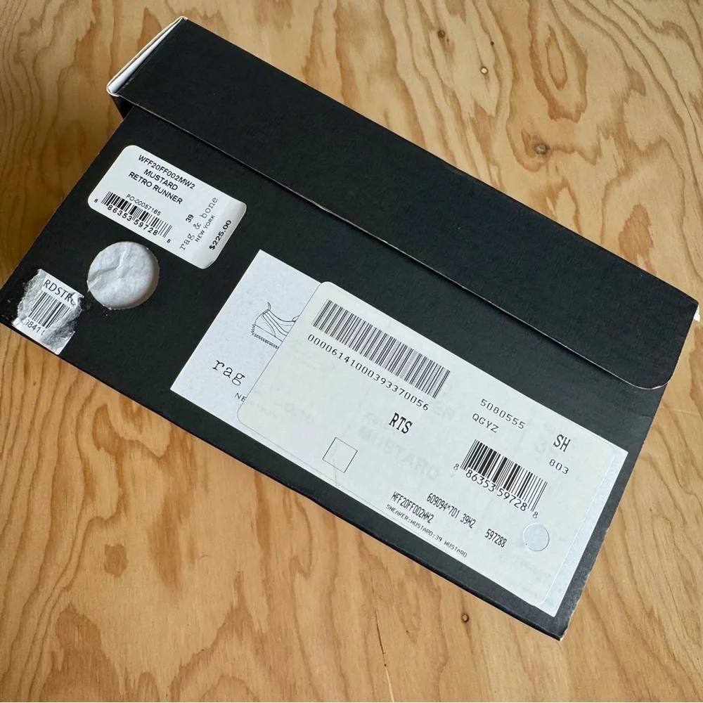 Rᴀɢ & Bᴏɴᴇ Wᴏᴍᴇɴ's Rᴇᴛʀᴏ Rᴜɴɴᴇʀ Sɴᴇᴀᴋᴇʀ ɪɴ Mᴜsᴛᴀʀᴅ - Picture 16 of 16